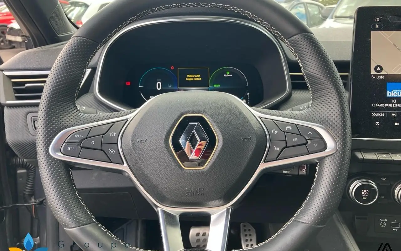 Renault Clio v Clio e-tech full hybrid 145 engineered 1284 14