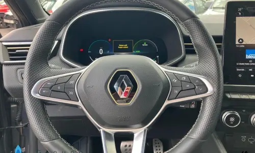Renault Clio v Clio e-tech full hybrid 145 engineered 1284 14