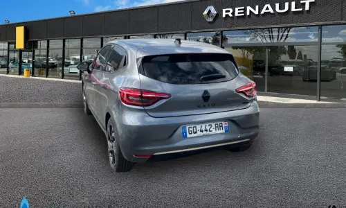 Renault Clio v Clio e-tech full hybrid 145 engineered 1284 2