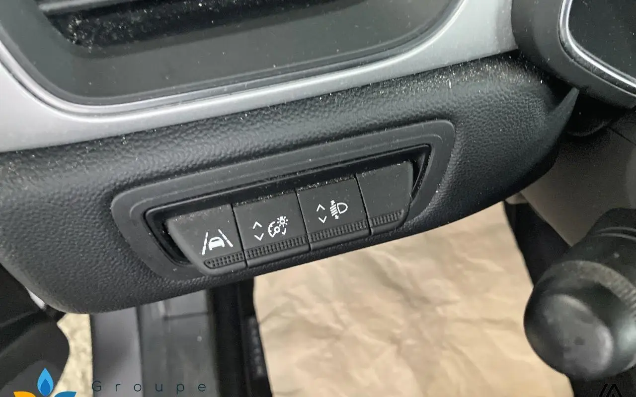 Renault Captur Mild hybrid 140 techno fast track 1314 14