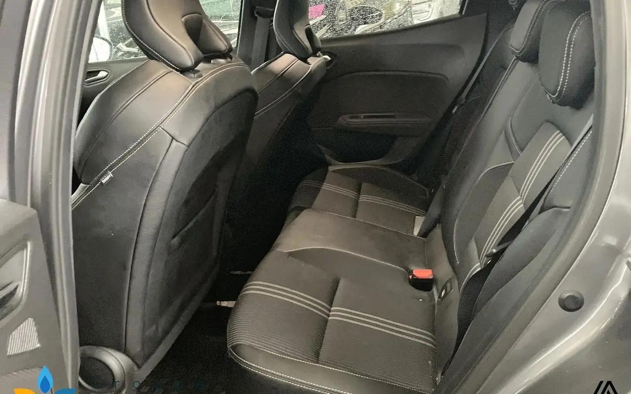 Renault Clio v Clio e-tech full hybrid 145 engineered 1319 9
