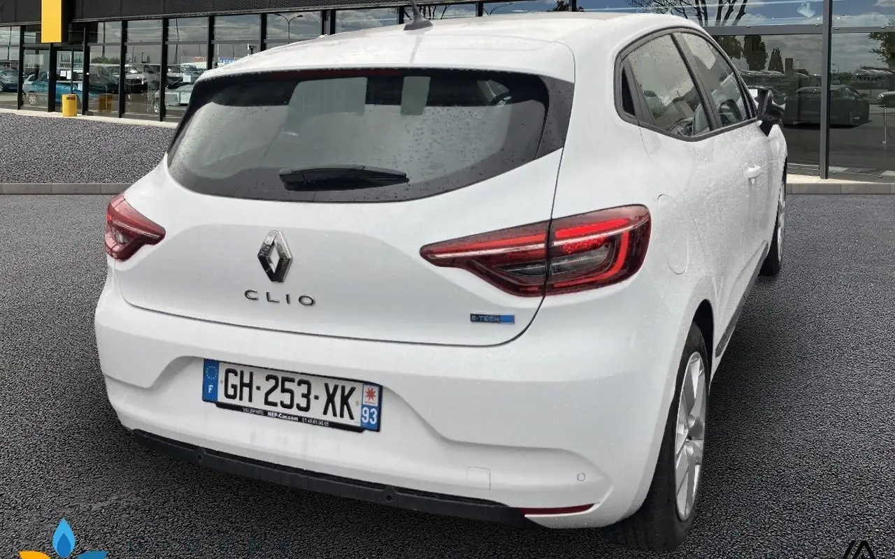 Renault Clio v Clio e-tech 140 - 21n business 1321 3