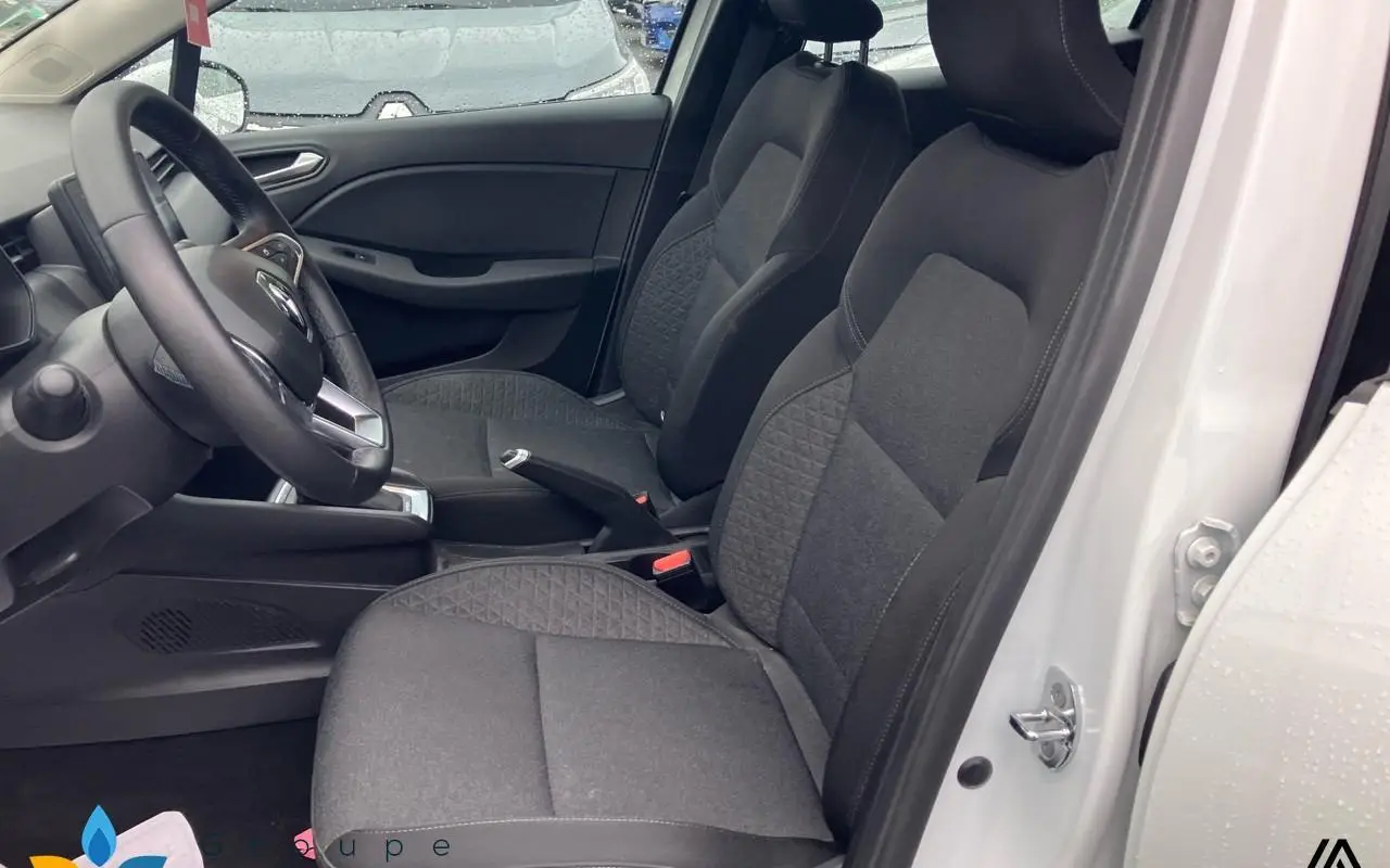 Renault Clio v Clio e-tech 140 - 21n business 1321 8