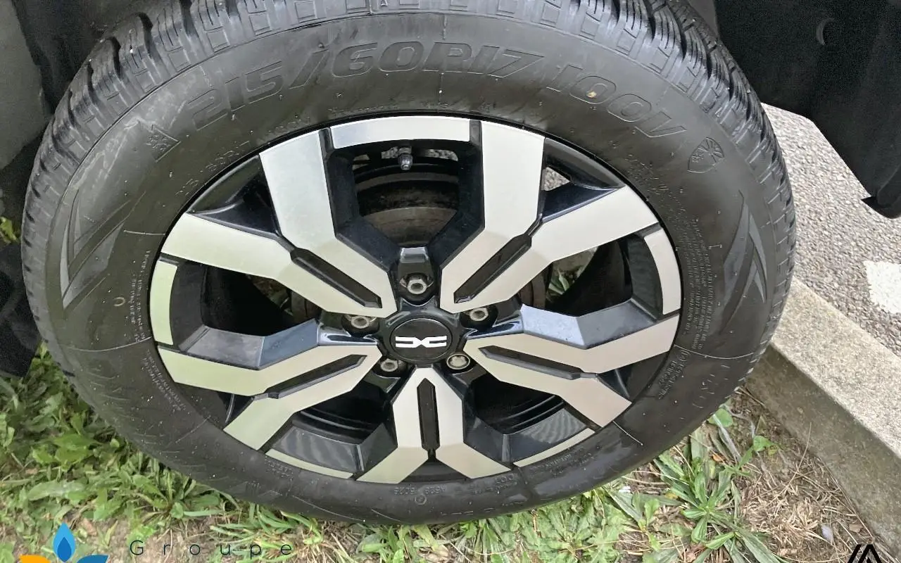 Dacia Duster Eco-g 100 4x2 journey + 1333 11
