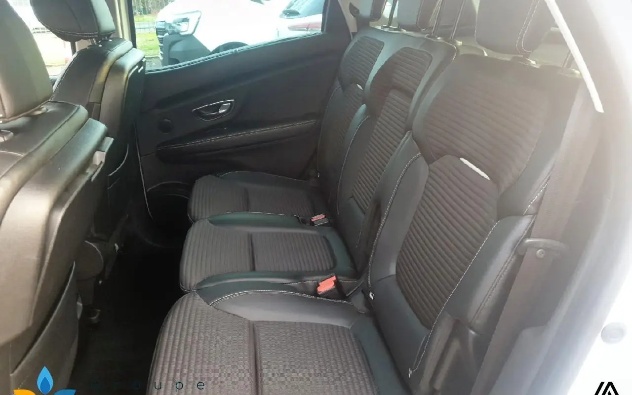 Renault Scenic iv Scenic dci 160 energy edc intens 564 9