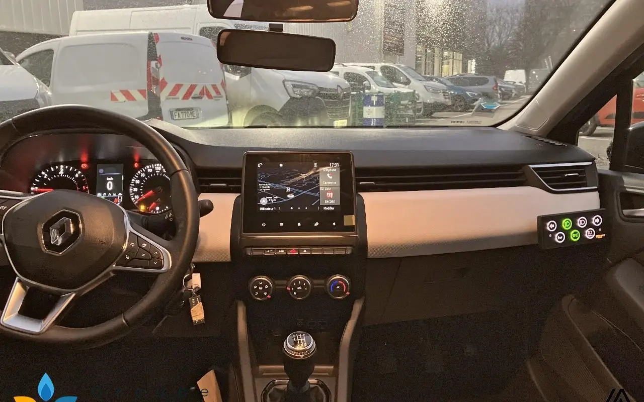 Renault Clio v Clio blue dci 100 evolution 600 6