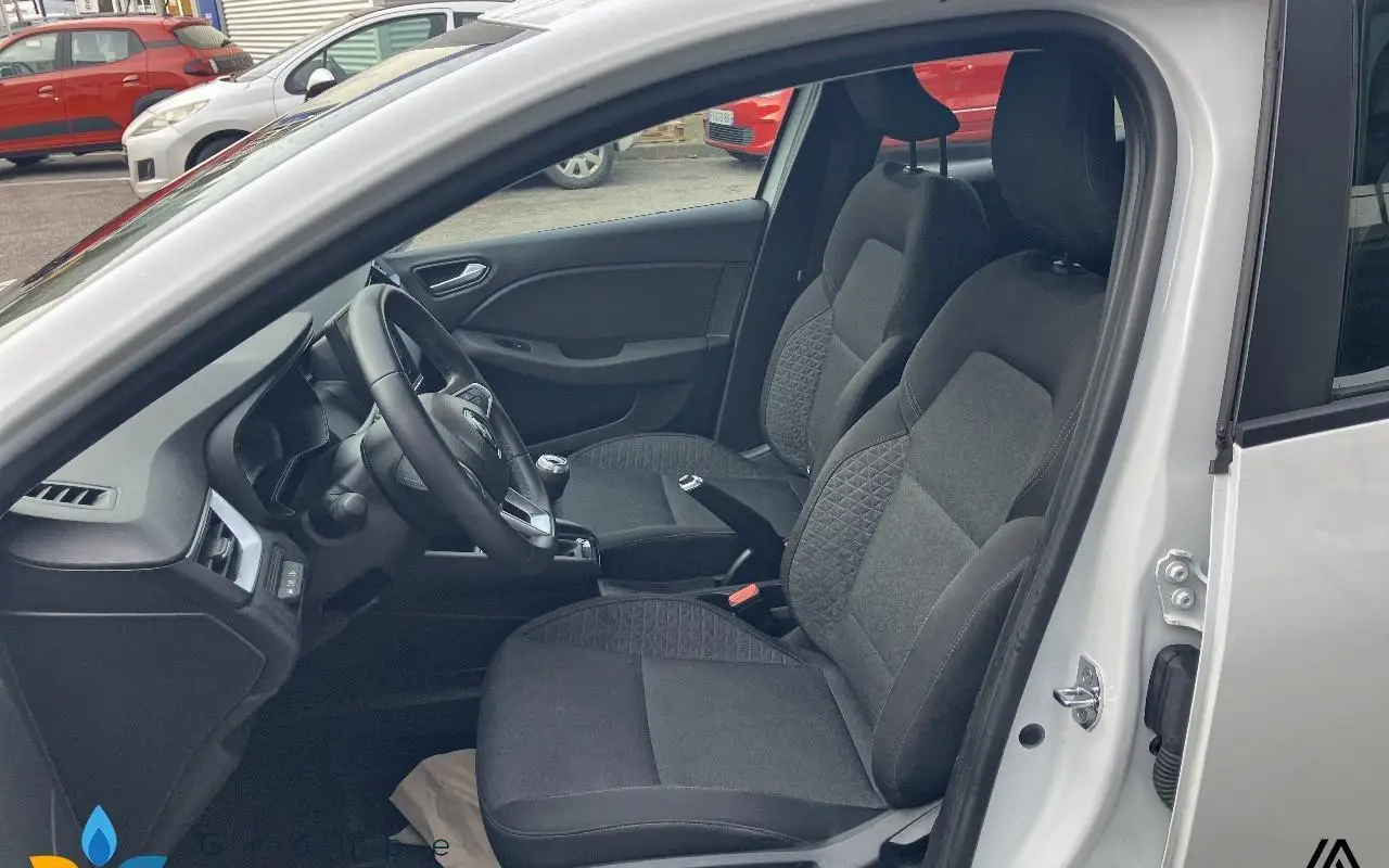 Renault Clio v Clio tce 90 - 21n business 601 8