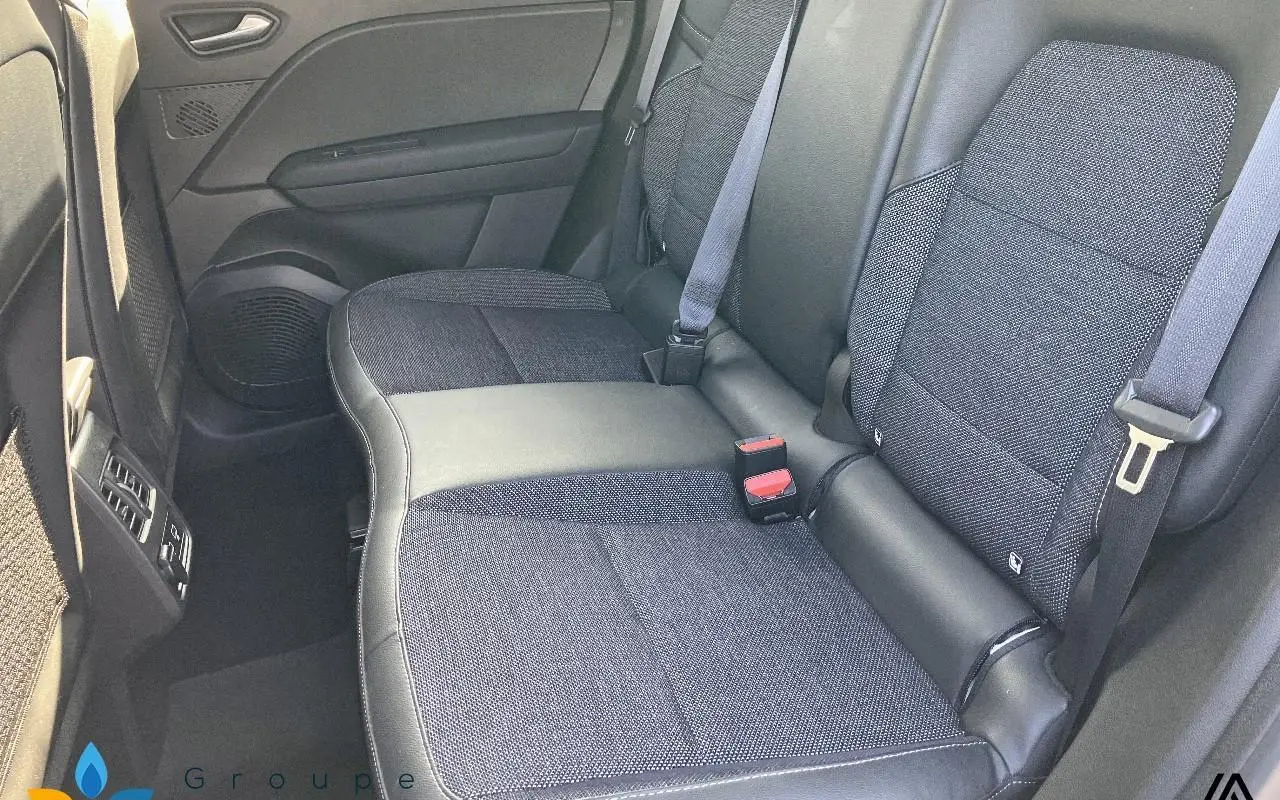 Renault Captur E-tech full hybrid 145 techno 635 9