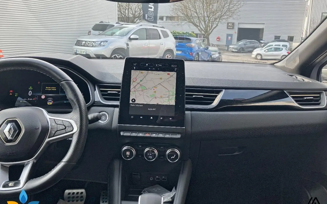 Renault Captur E-tech full hybrid 145 engineered 666 6