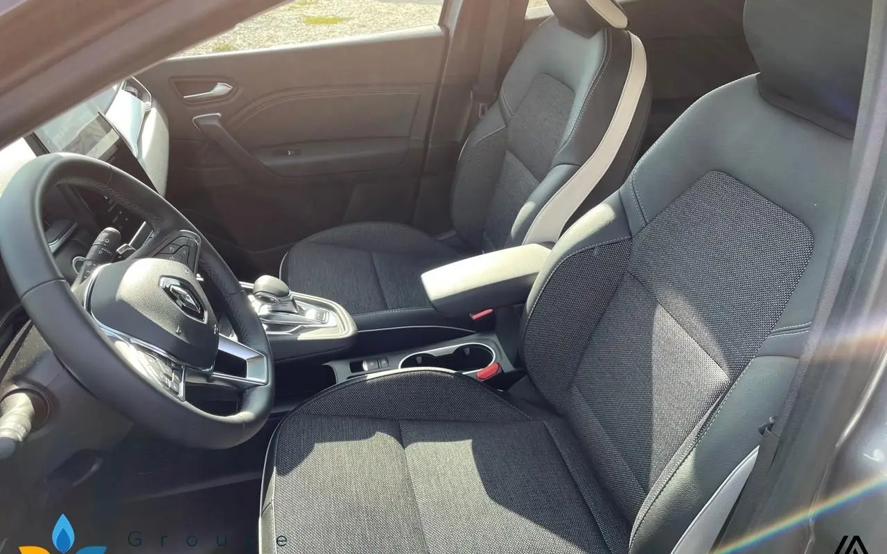 Renault Captur Mild hybrid 160 edc techno 703 8