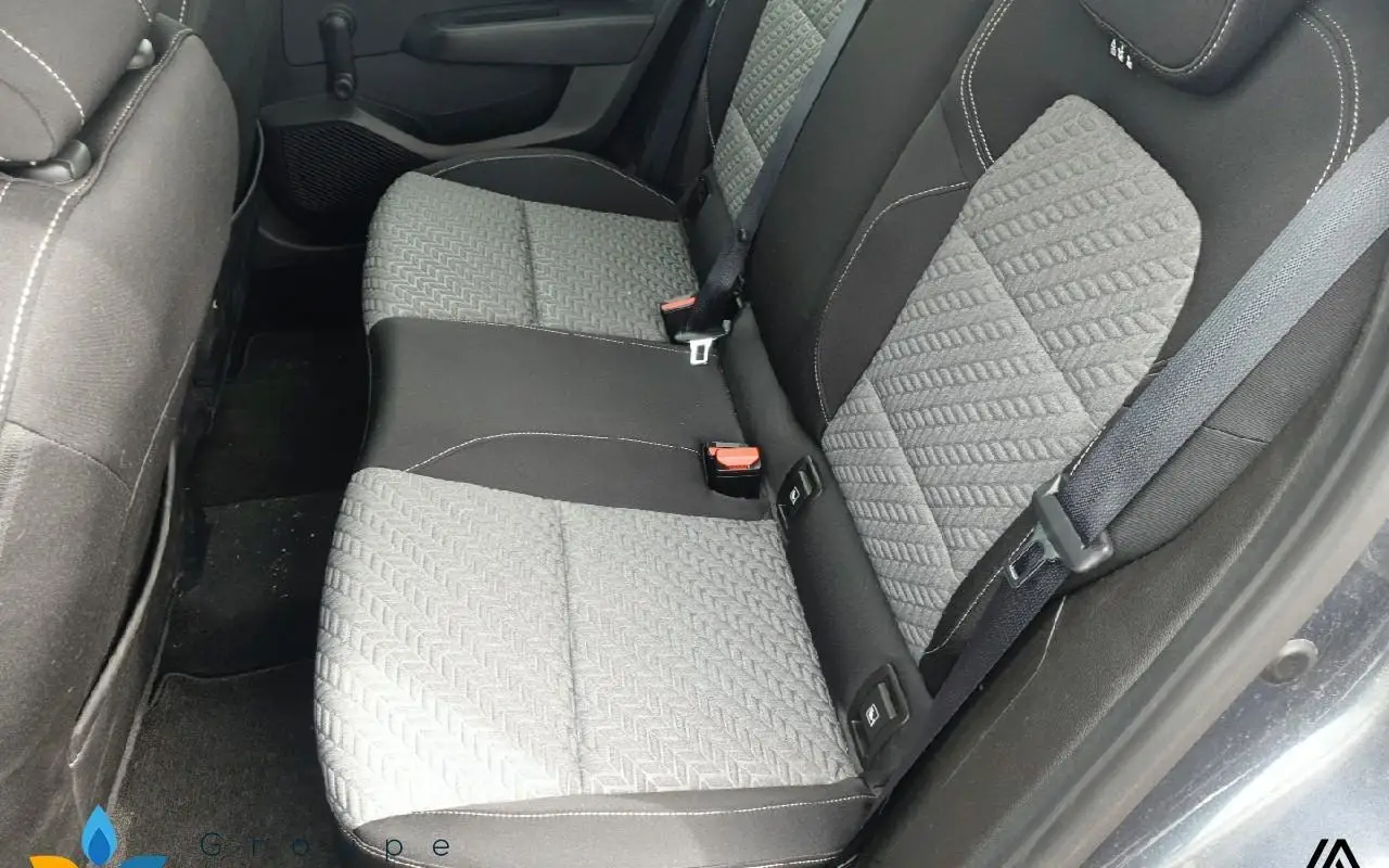 Renault Clio v Clio tce 90 limited 718 9