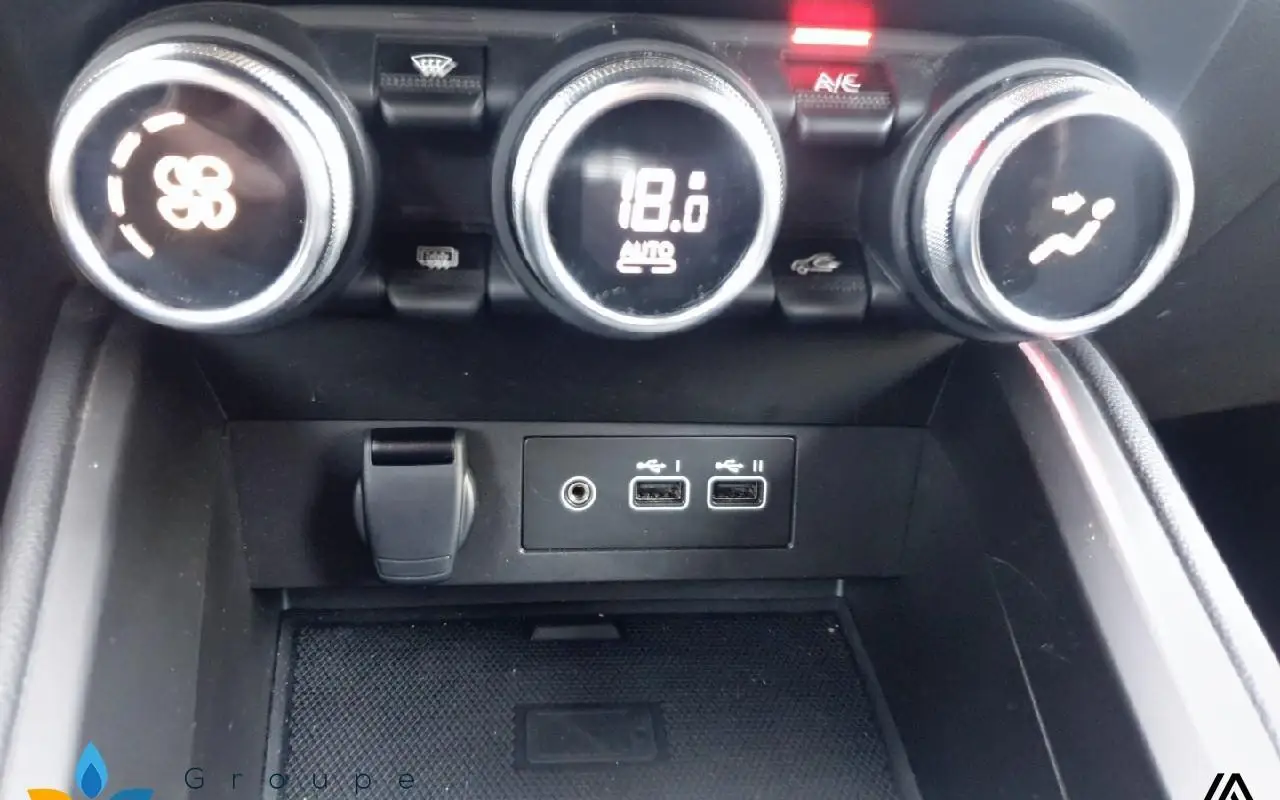 Renault Clio v Clio tce 90 techno 735 10