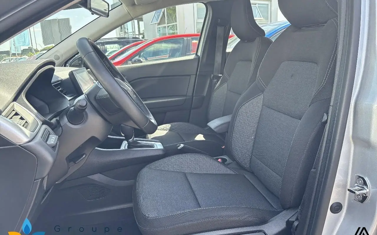 Renault Captur E-tech 145 - 21 business 740 8