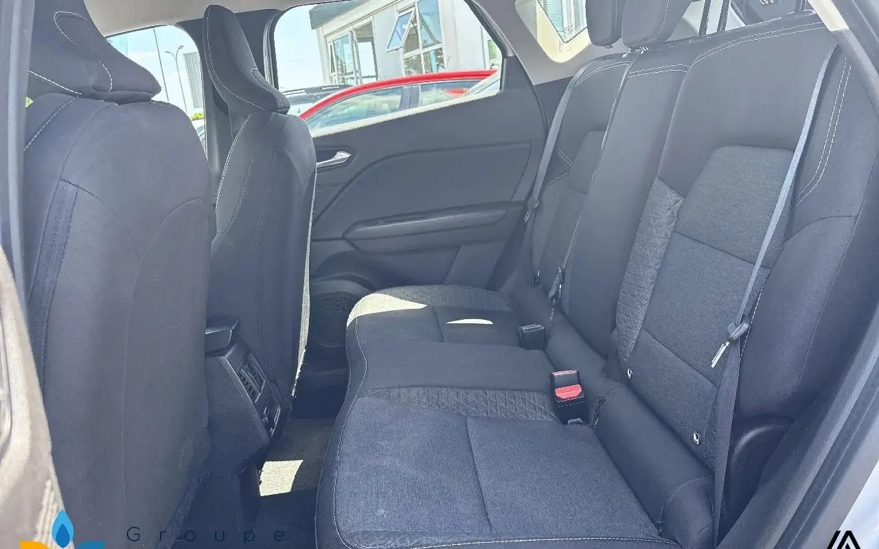 Renault Captur E-tech 145 - 21 business 740 9
