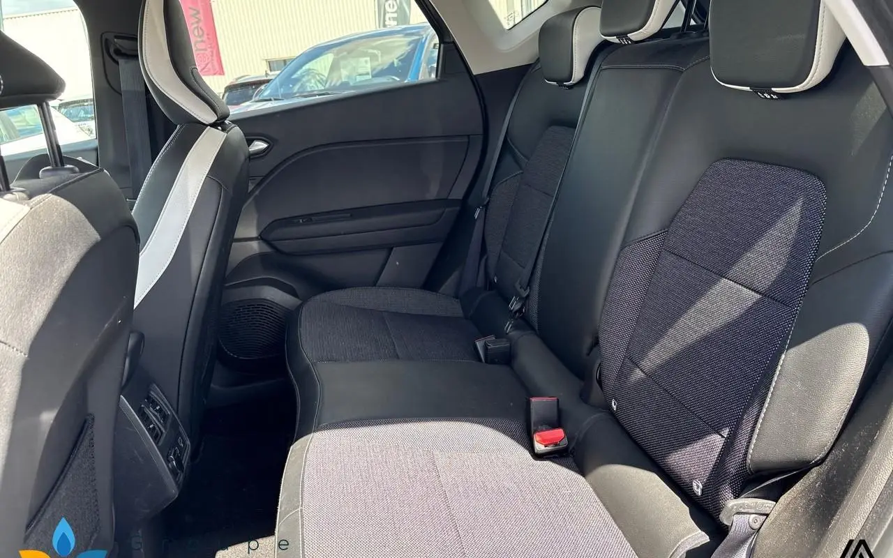 Renault Captur E-tech 145 - 21 intens 745 9