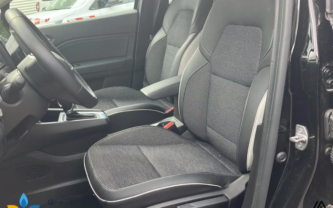 Renault Captur Mild hybrid 160 edc techno 758 8
