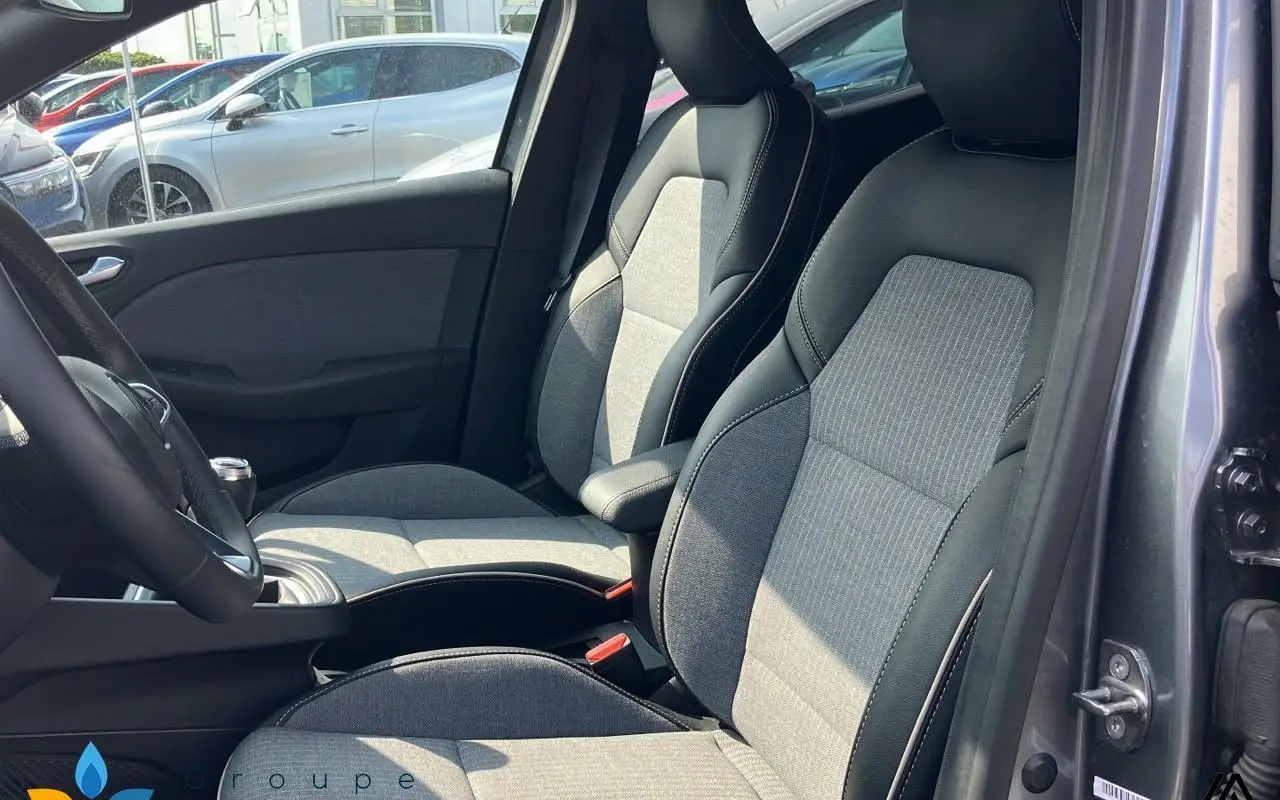 Renault Clio v Clio tce 90 techno 771 8