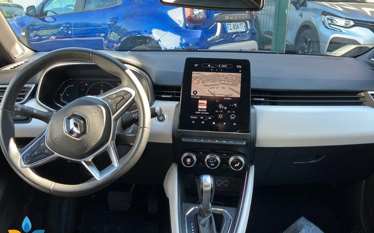 Renault Clio v Clio e-tech 140 intens 773 6