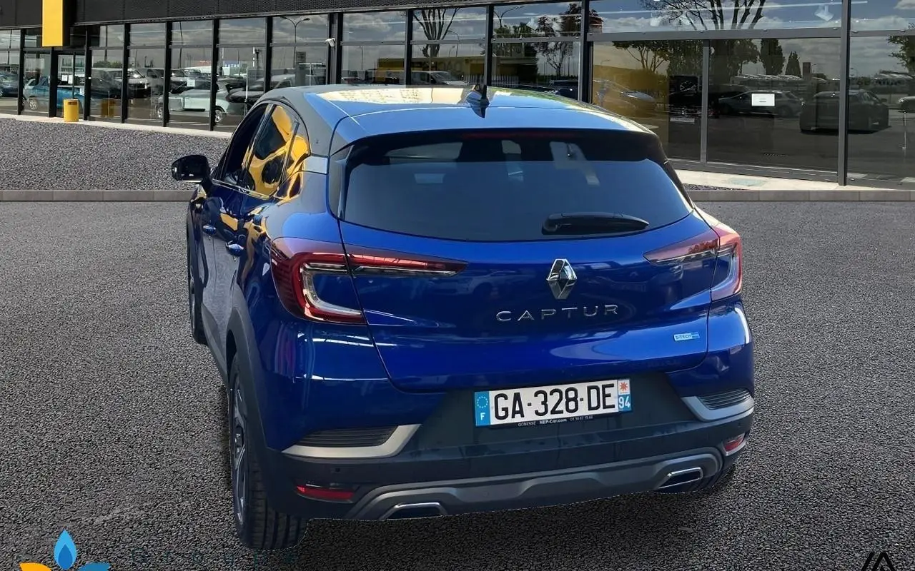Renault Captur E-tech 145 - 21 r.s. line 811 3