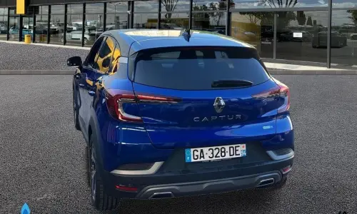 Renault Captur E-tech 145 - 21 r.s. line 811 3