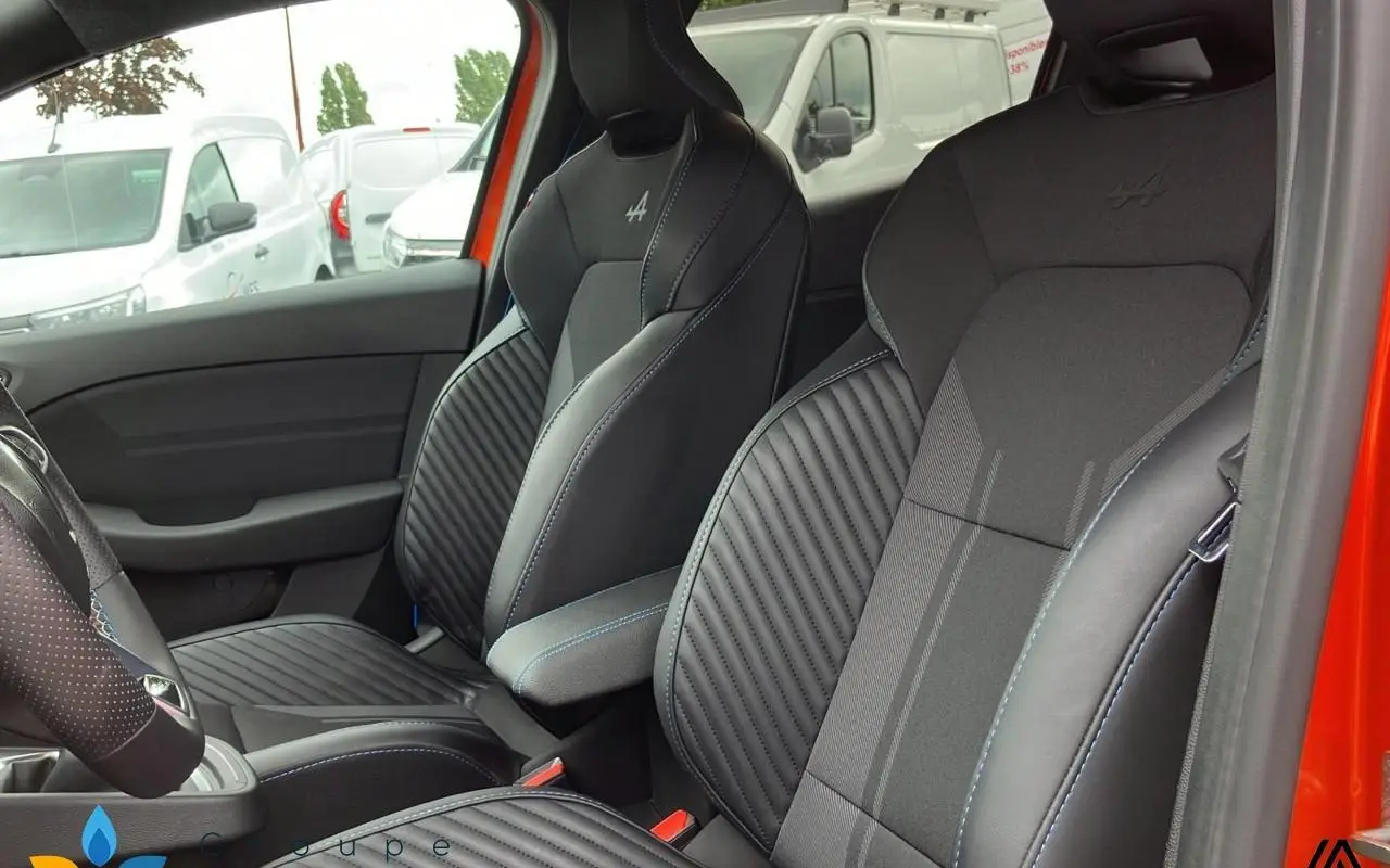 Renault Clio v Clio tce 90 esprit alpine 822 8