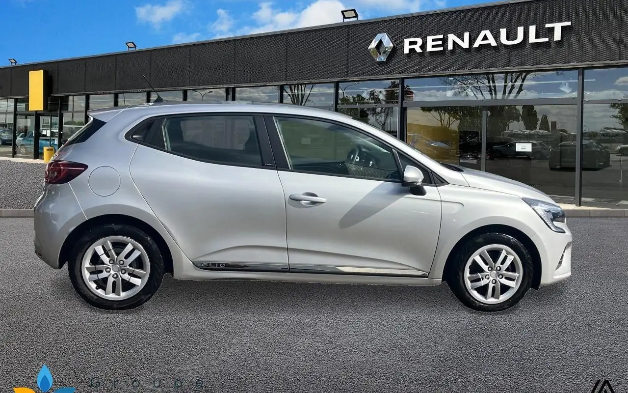 Renault Clio v Clio e-tech 140 business 836 4