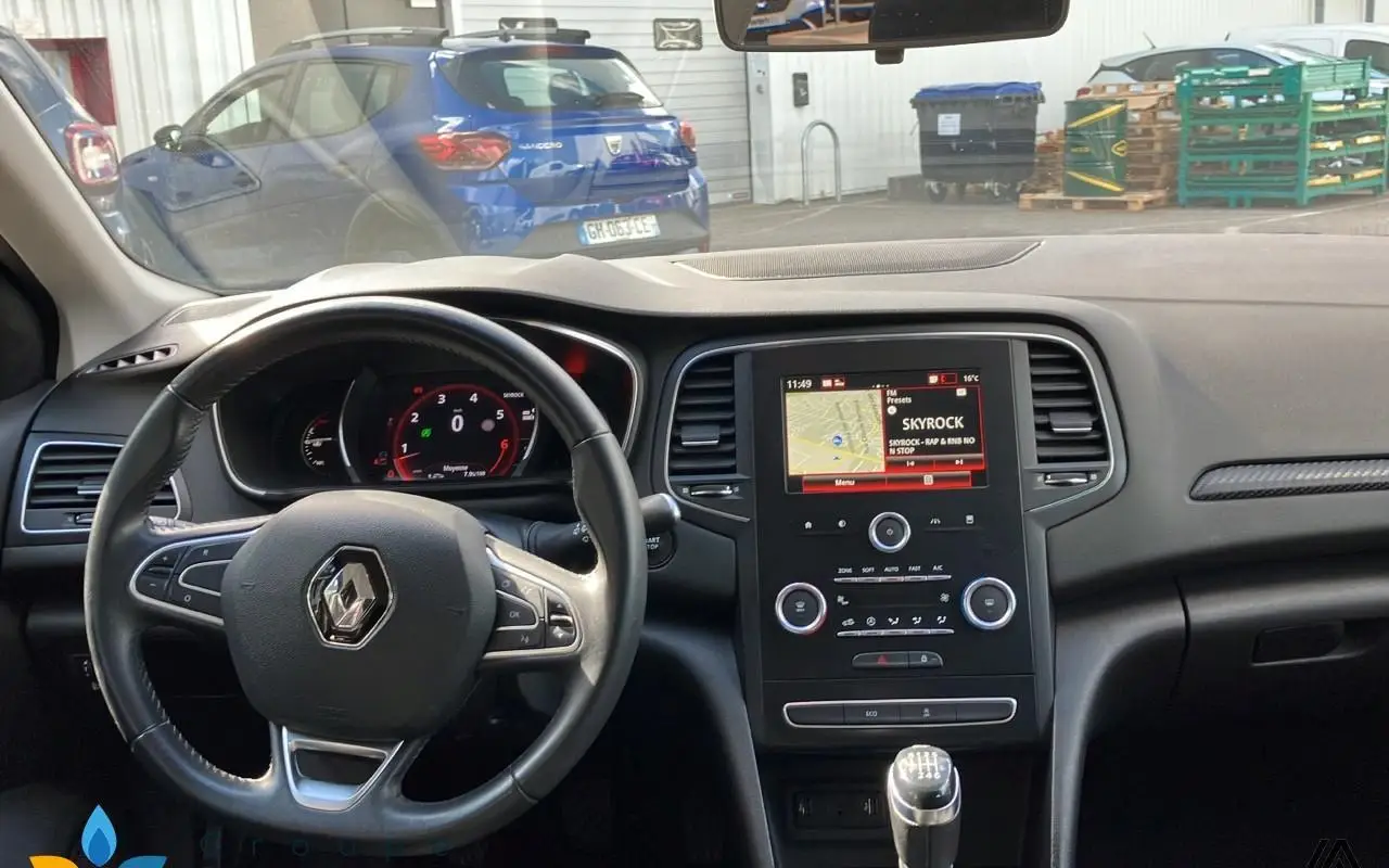 Renault Megane iv berline Mégane iv berline tce 140 fap zen 841 6