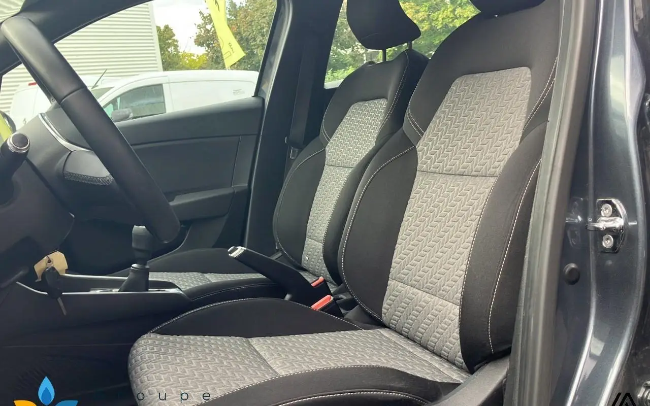 Renault Clio v Clio tce 90 - 21 limited 855 8