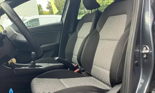 Renault Clio v Clio tce 90 - 21 limited 855 8