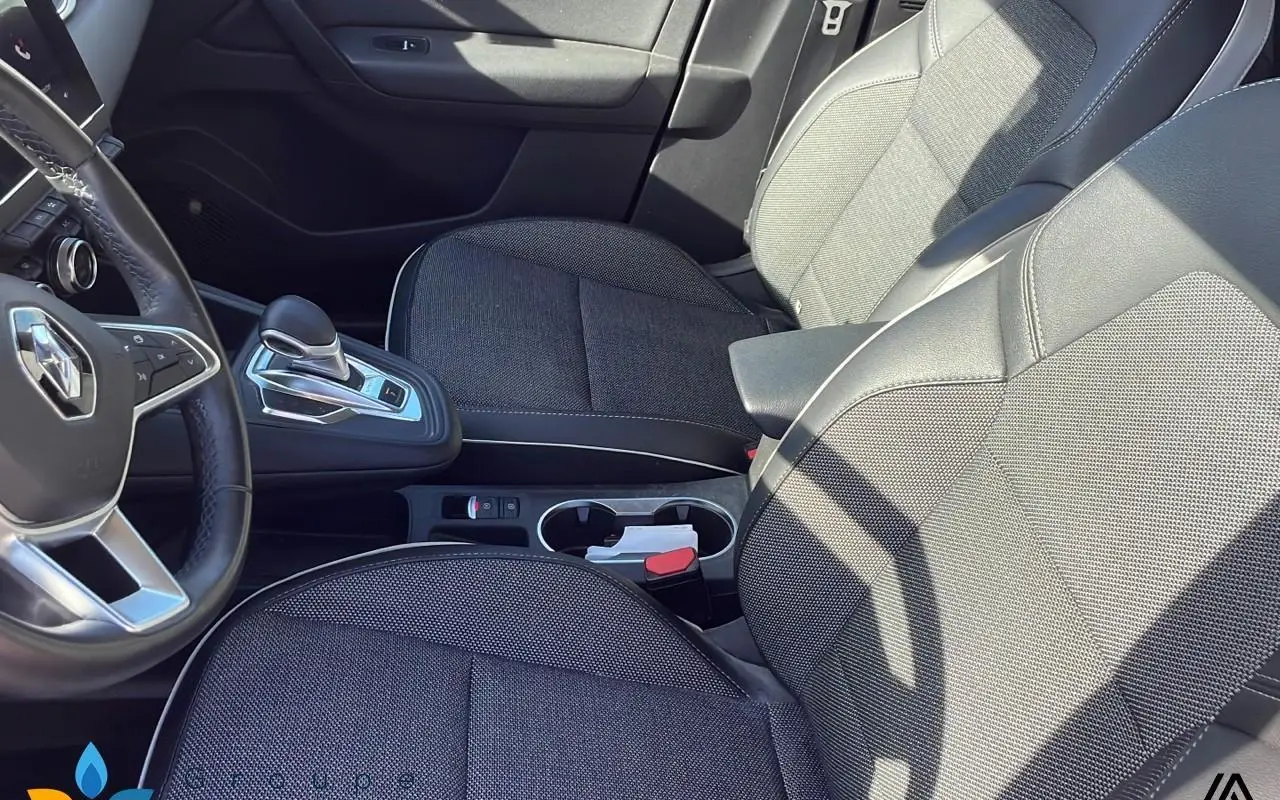 Renault Captur E-tech plug-in 160 intens 905 8