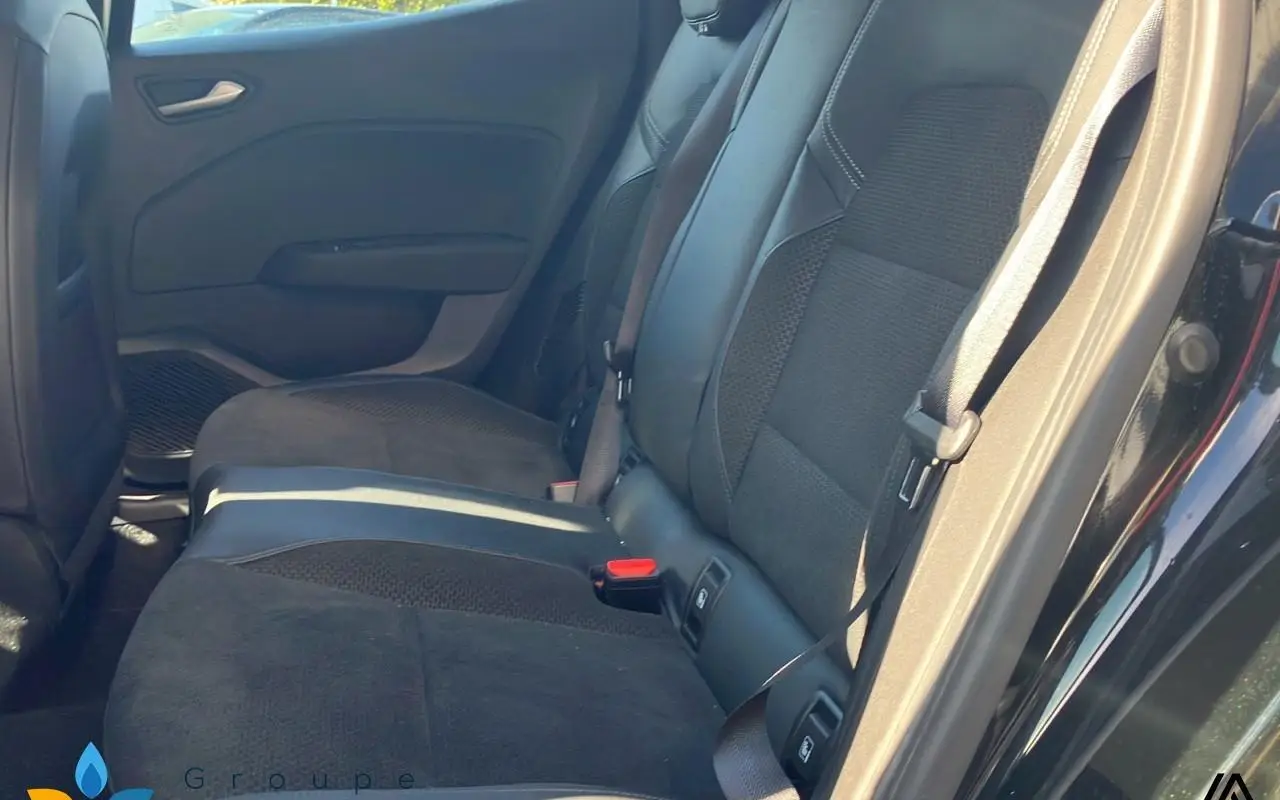 Renault Clio v Clio e-tech 140 intens 913 9