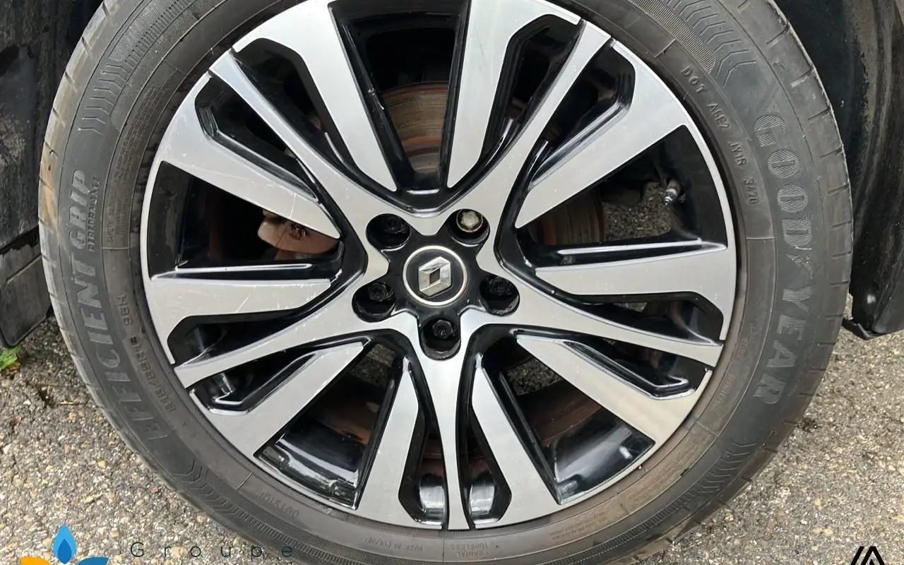 Renault Captur E-tech plug-in 160 initiale paris 915 11
