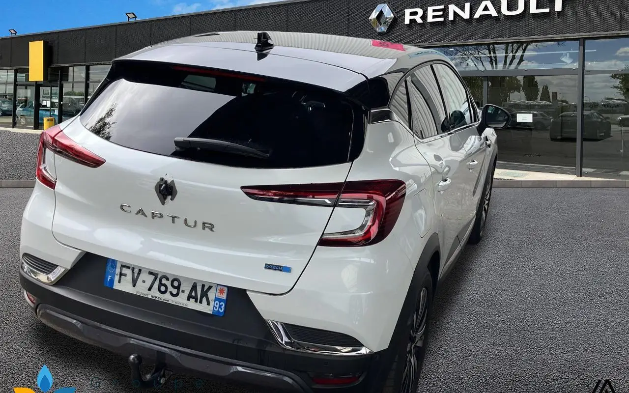 Renault Captur E-tech plug-in 160 initiale paris 915 3