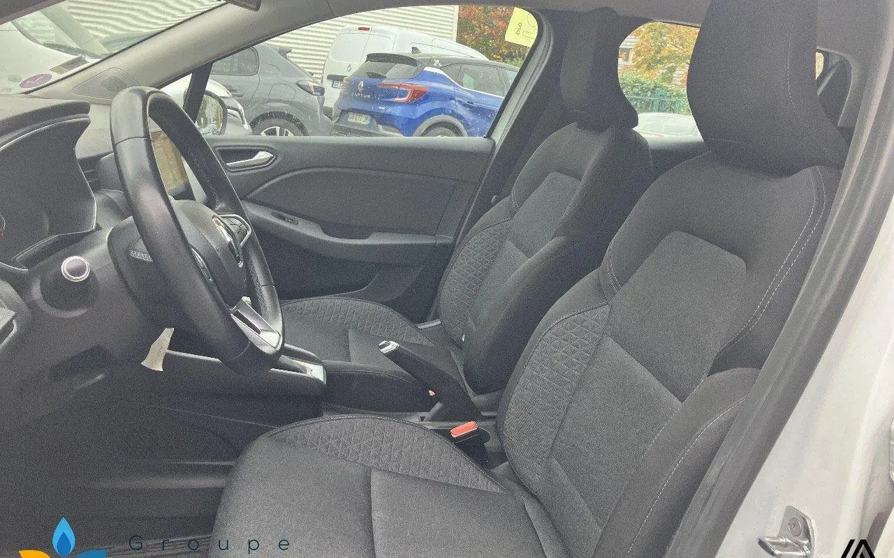 Renault Clio v Clio e-tech 140 - 21 business 930 8