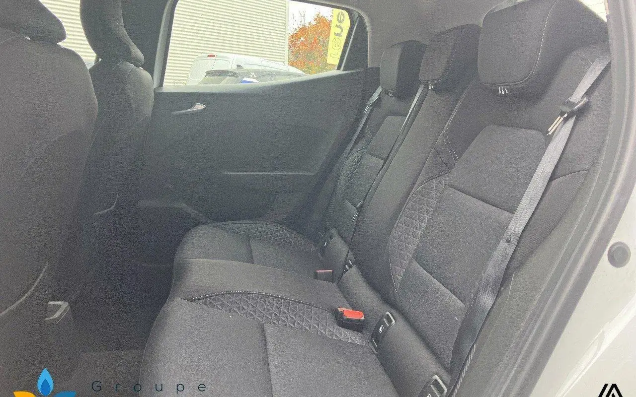 Renault Clio v Clio e-tech 140 - 21 business 930 9