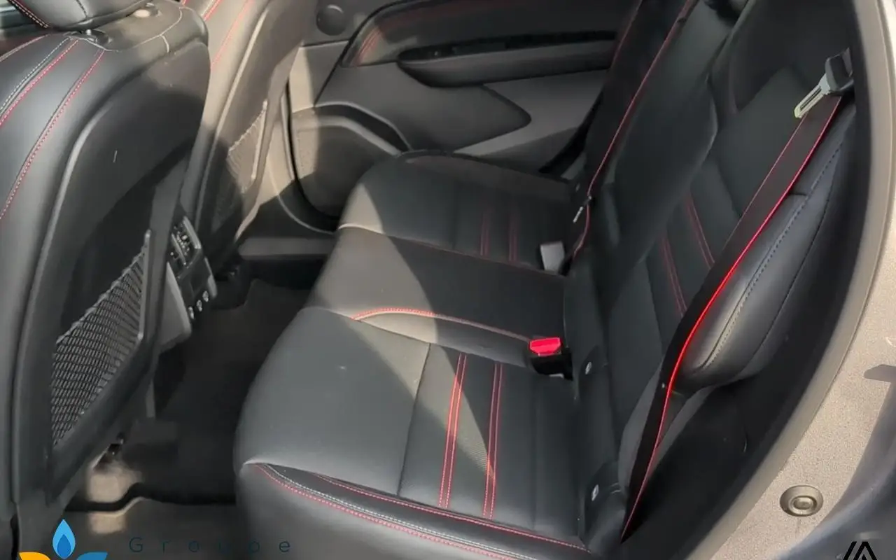 Renault Arkana E-tech 145 - 21b r.s. line 942 9