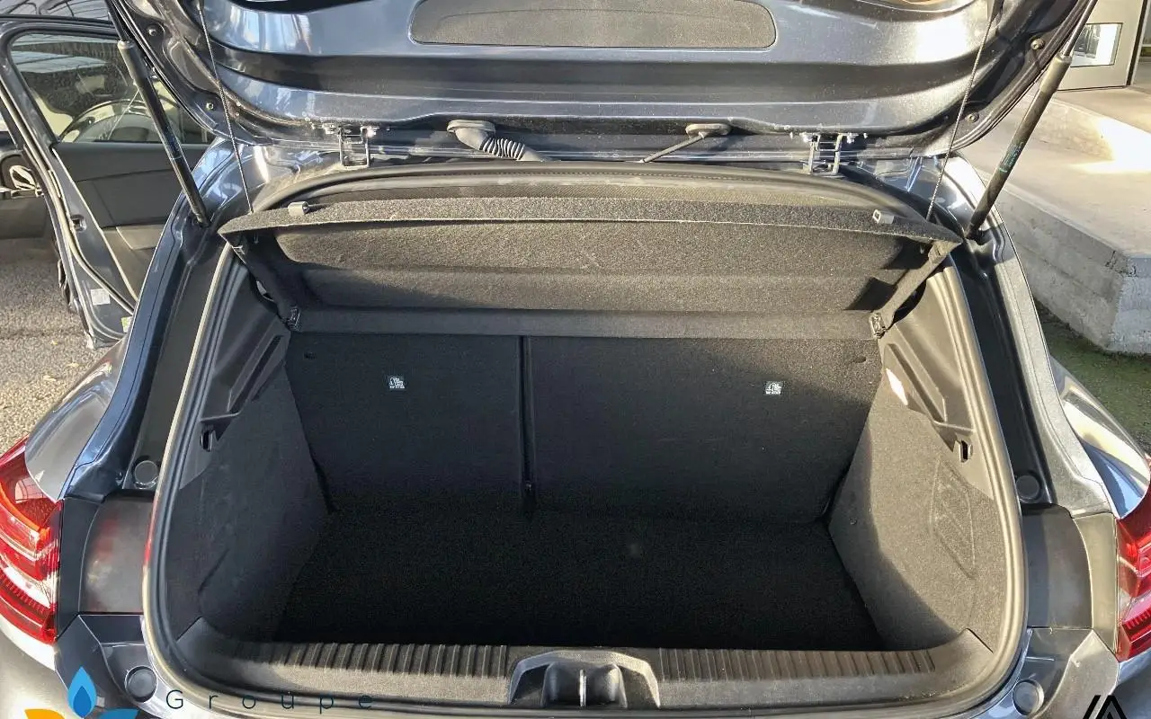 Renault Clio v Clio e-tech 140 - 21n limited 948 10