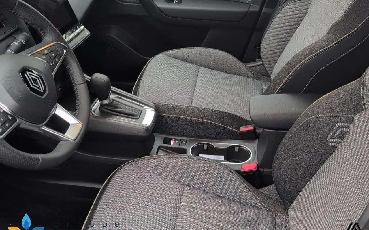 Renault Captur E-tech full hybrid 145 ch techno 951 14