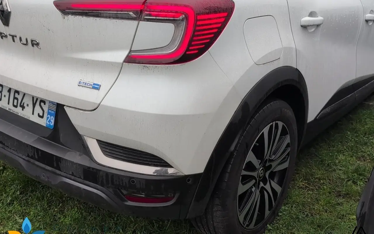 Renault Captur E-tech 145 - 21b initiale paris 954 4