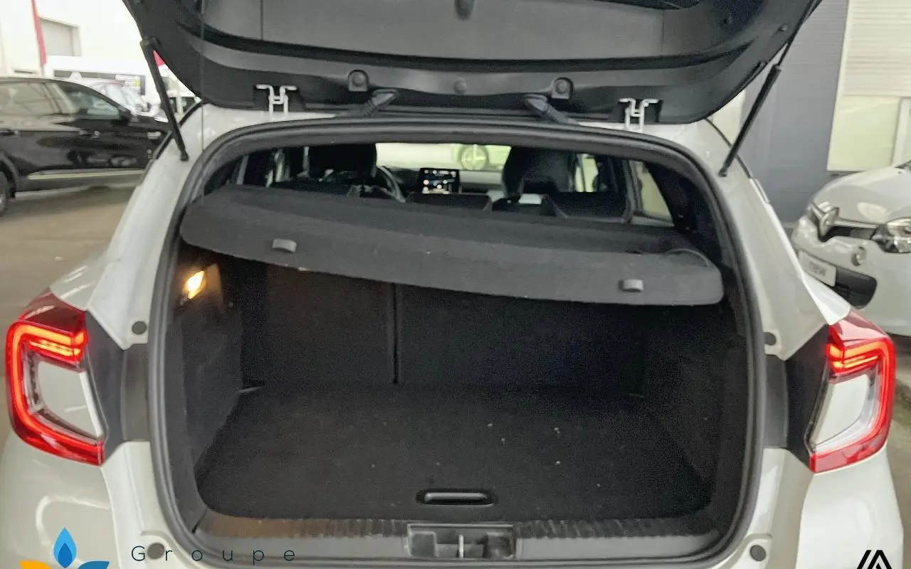 Renault Captur E-tech 145 - 21 r.s. line 960 10