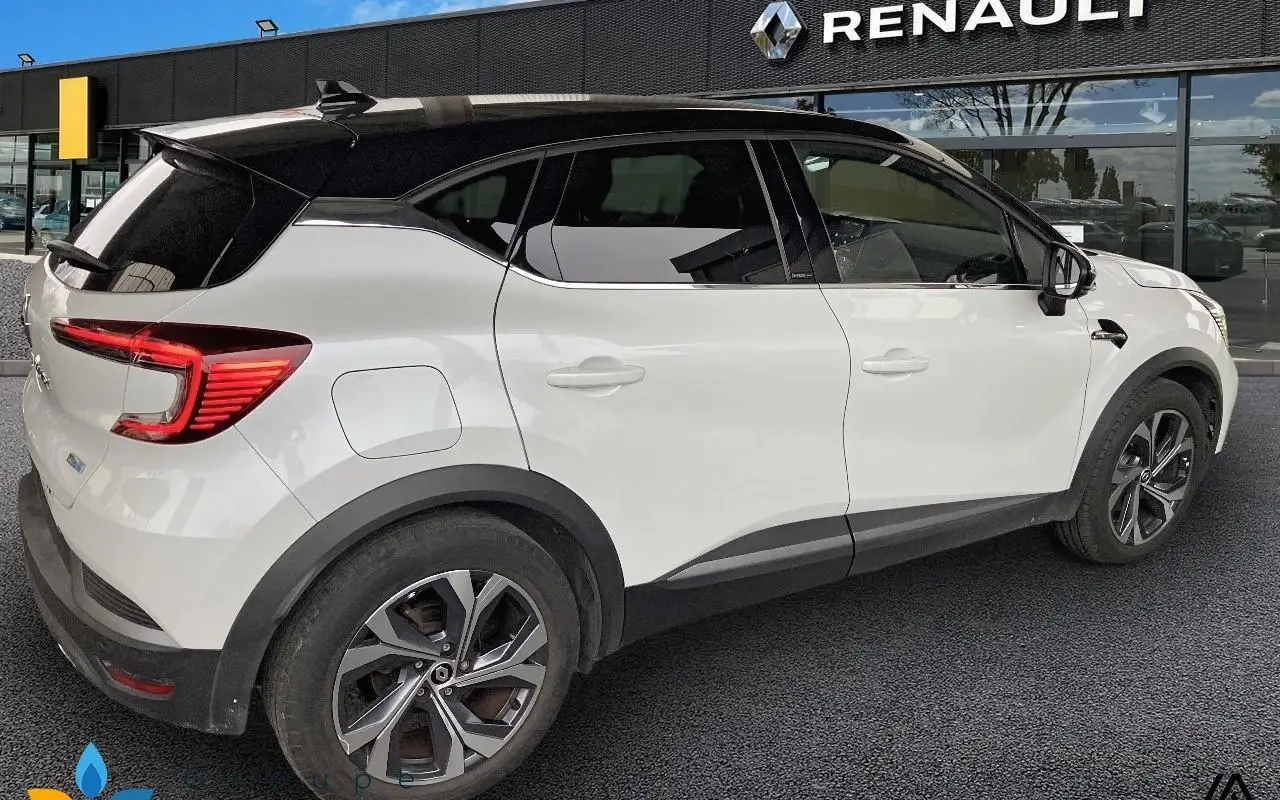 Renault Captur E-tech 145 - 21 r.s. line 960 4
