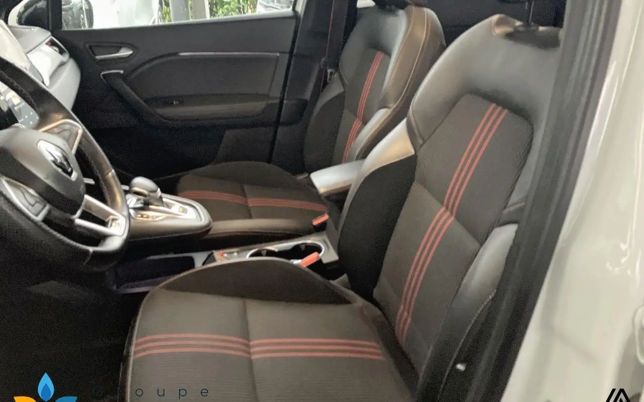 Renault Captur E-tech 145 - 21 r.s. line 960 8