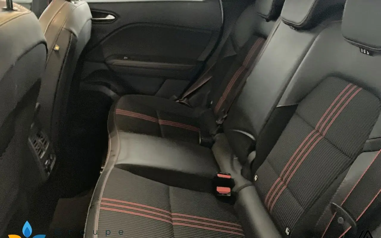 Renault Captur E-tech 145 - 21 r.s. line 960 9