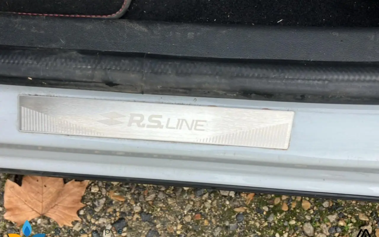 Renault Arkana E-tech 145 r.s. line 964 13