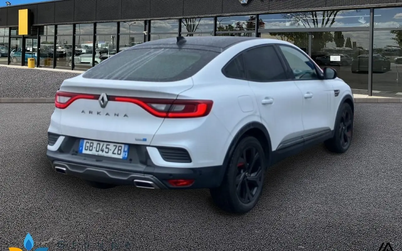 Renault Arkana E-tech 145 r.s. line 966 3