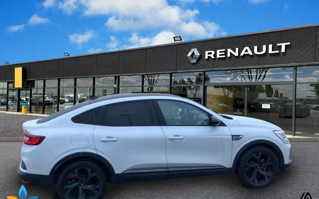 Renault Arkana E-tech 145 r.s. line 966 4