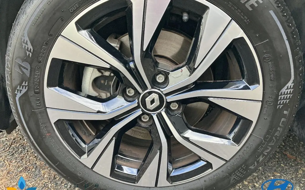 Renault Clio v Clio e-tech 140 - 21n limited 980 11