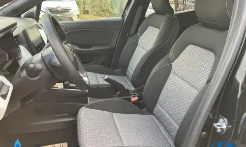 Renault Clio v Clio e-tech 140 - 21n limited 980 8