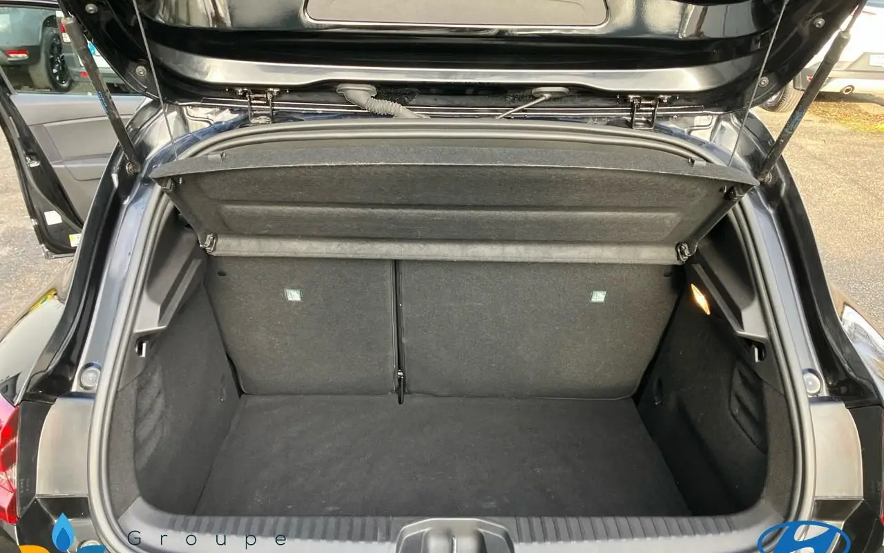 Renault Clio v Clio e-tech 140 - 21n limited 993 10