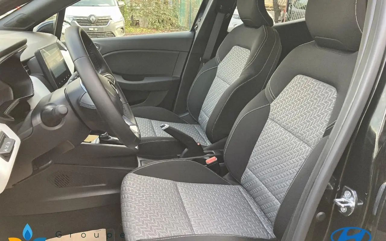 Renault Clio v Clio e-tech 140 - 21n limited 993 8